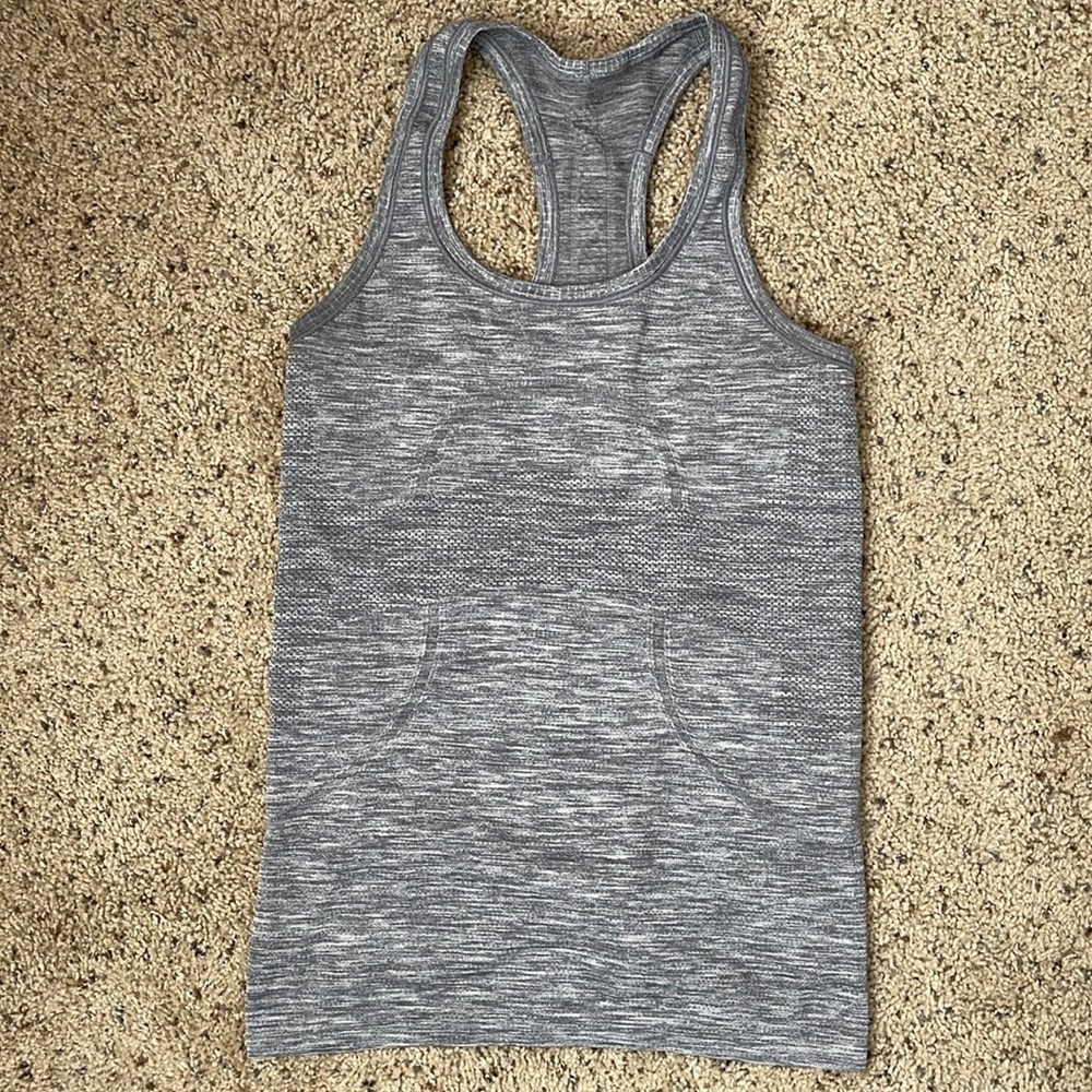 Lululemon size 4 swiftly tank